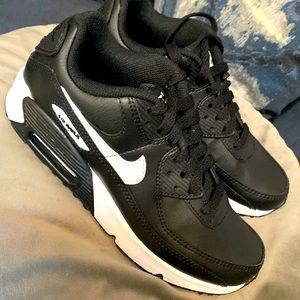 Band new!!!!   Nike air max for growing kids